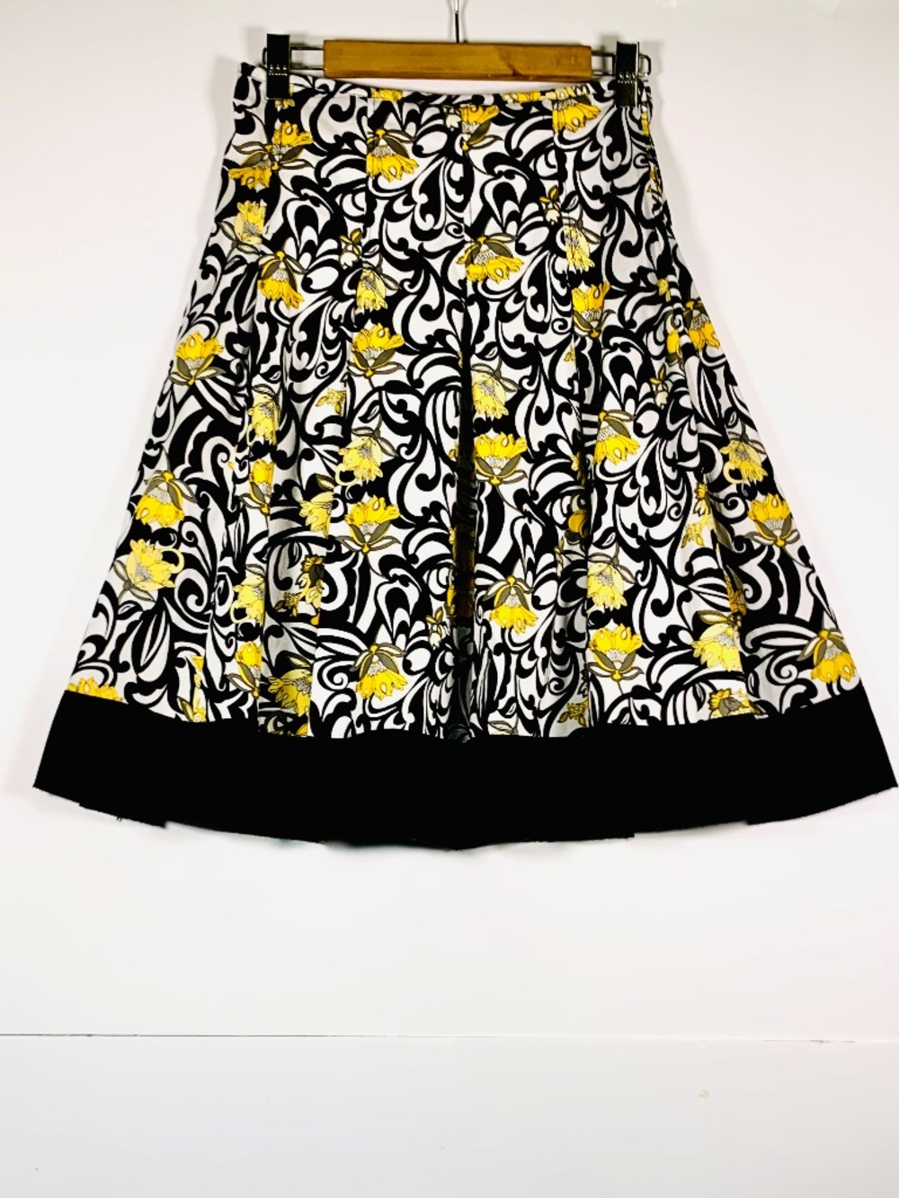 JKLA California Retro Midi Pleated Flare Skirt Floral Damask Black Yellow White